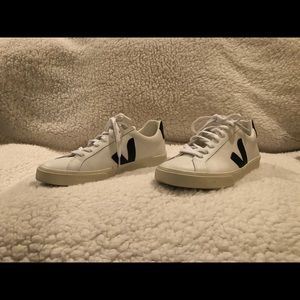 VEJA Esplar rubber trimmed leather sneakers